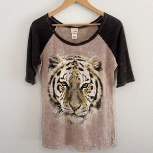 Daytrip Tiger Graphic Tee Size M Buckle Washed Brown Raglan Top Boho Western